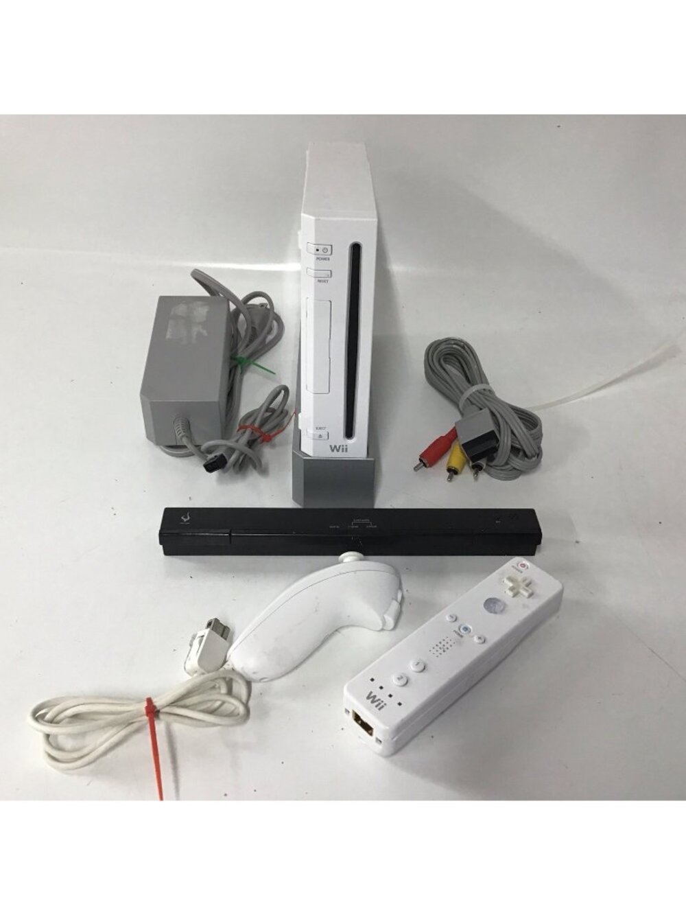 Nintendo Wii RVL-001 NTSC-U/C White Home Console Bundle w/ Remote, Sensor, AV